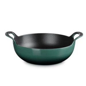 Chảo gang Le Creuset Balti 24cm 2 quai - Màu xanh Artichaut