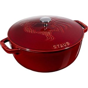 Nồi gang tròn Staub 24cm 3.7L nắp hình gà - Màu Đỏ Rượu